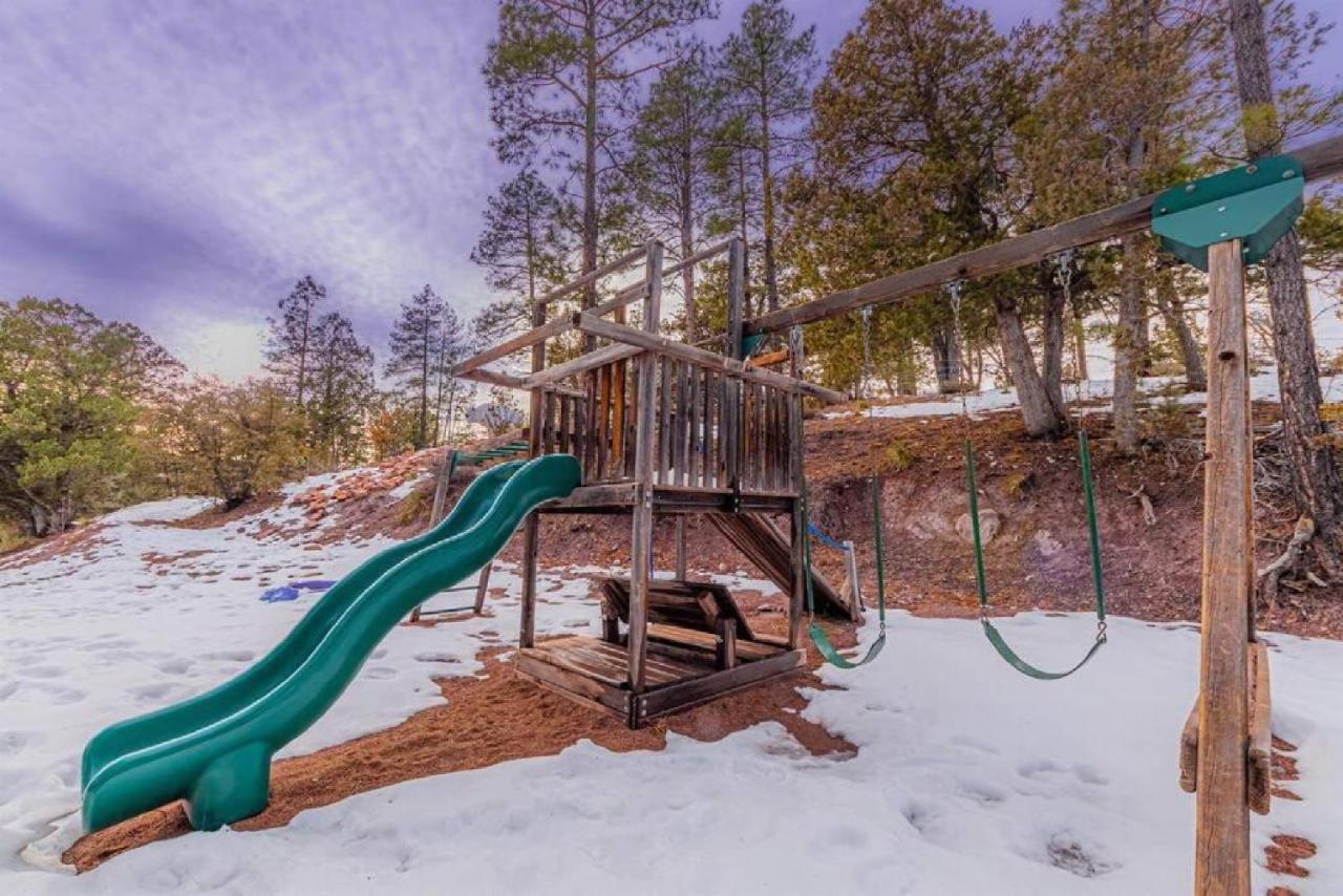 Cabin #3 Rainbow Trout - Pet Friendly- Sleeps 6 - Playground & Game Room Пейсън Екстериор снимка